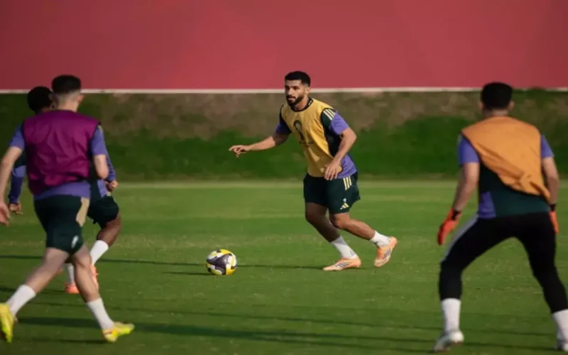 مواجهة حاسمة.. الأخضر يسعى للنهائي في كأس العرب 2025